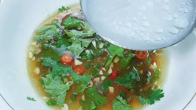 A bowl of Yangchun noodles for a whole day