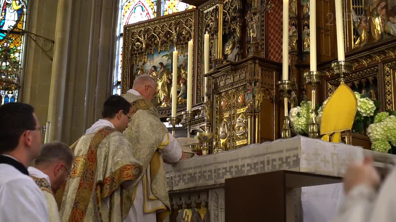 Missa Pontifical em Rito Romano Tradicional