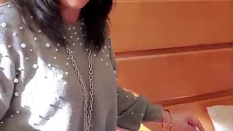 Amanda Grace Talks..OINKBOX DECEMBER UNBOXING WITH NOBLE THE MINI PIG!!