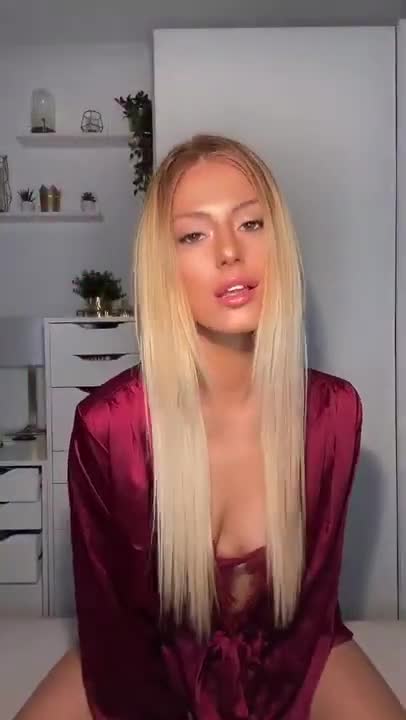 sexy girl tik tok, sexy tik toks, sexy tiktok, tik tok boom boom challenge, sexy women