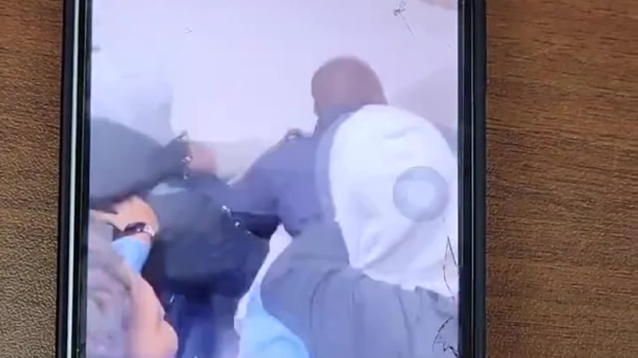 HORRIFYING Clip Shows New York High School Students Beating Up Security Guard