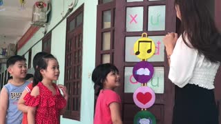 Teacher Greets Her Kindergarten Students in an Adorable Way