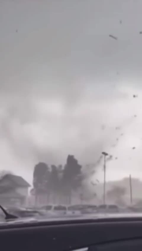 Tornado en California