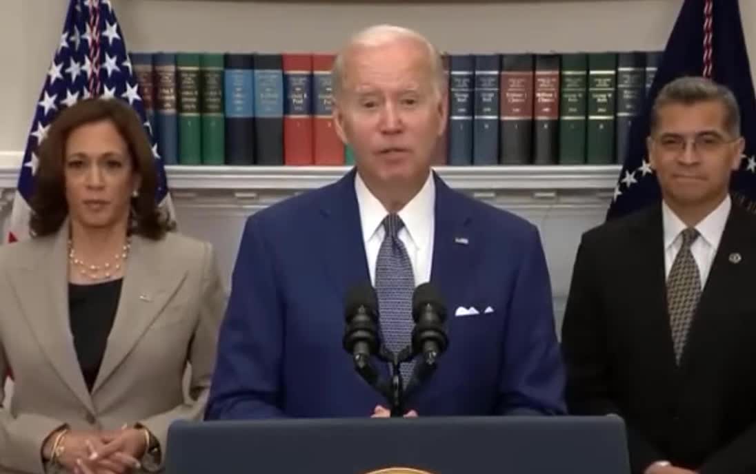 Anything You Put on the Teleprompter Biden Will Read - ANYTHING 🤣
