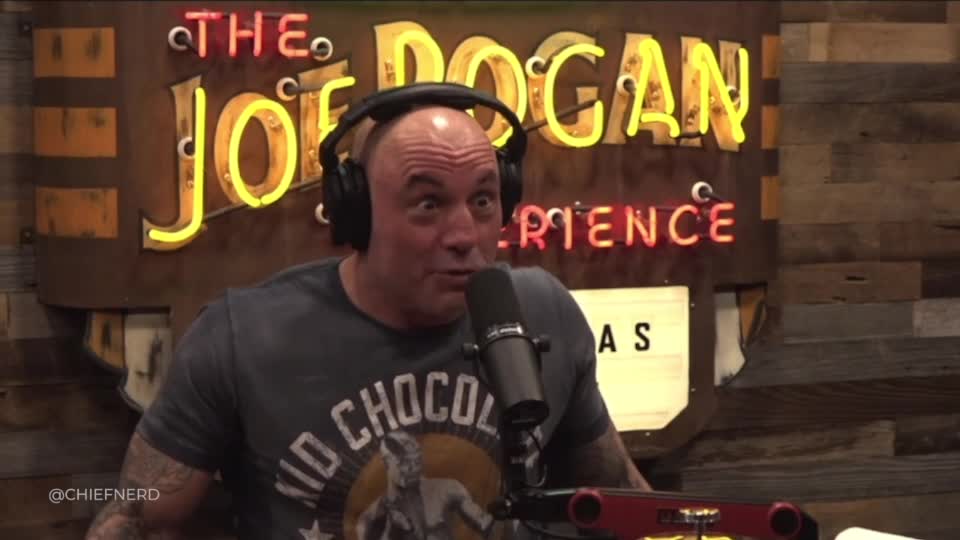 Joe Rogan Talks To Aaron Rodgers About Joe Biden: ‘He’s Dying Before Our Eyes!’