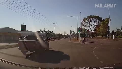 LAUGH- Idiots on Bikes