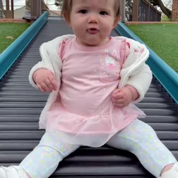 Lmao the way he goes low I’m done 😂 he always make sures everyone is watching