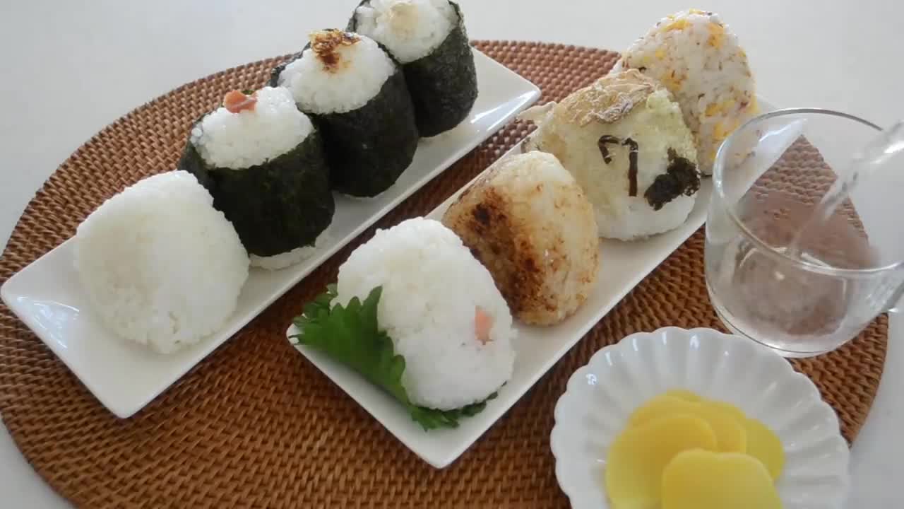 8 Basic Rice Balls