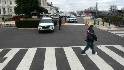 0687USCG00K25SouthBarricadePlaza_2021-01-06_14h00min01s317ms.mp4