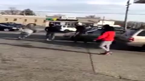 Demolishun derby at da gas stayshun