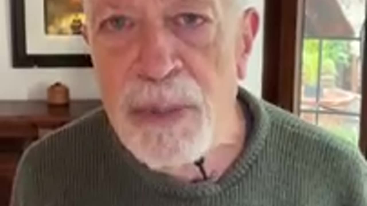 Why Are Billionaires Backing Trump Robert Reich