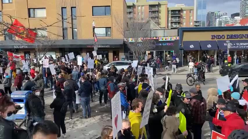 CALGARY MARCH PEACEFUL RALLY , ENCOUNTER WITH ANTIPA AND AND B L M WATCH WHAT HAPPEN.