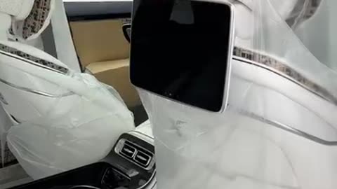 Unboxing Mercedes Benz