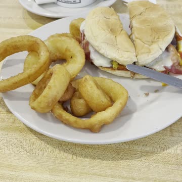 Bacon, mushroom , Swiss cheeseburger