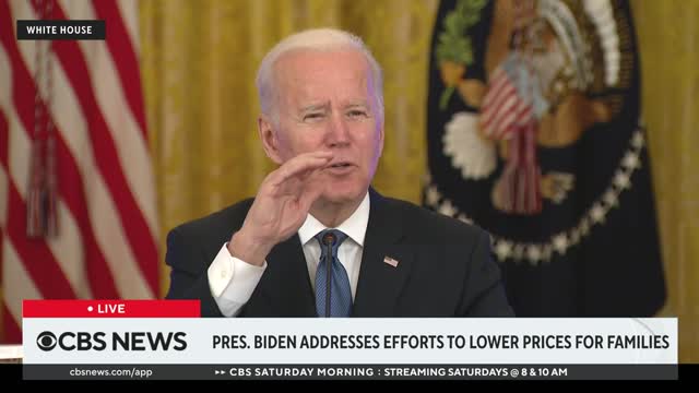 Joe Biden lashes out at a reporter in an awful hot mic incident