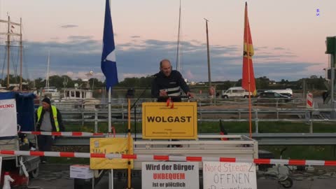 Wolgast - Eröffnung der Kundgebung durch Stefan 20-09-2022