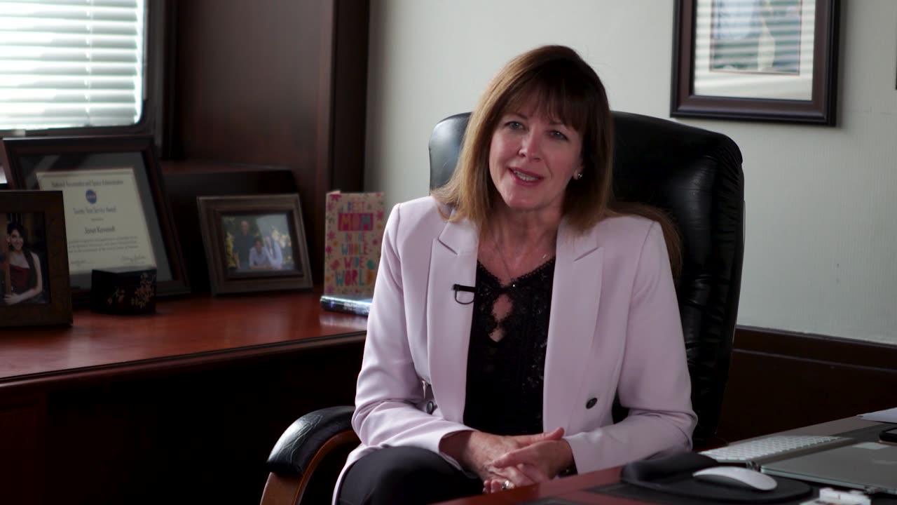 Women at Glenn - 60 Seconds with Janet Kavandi