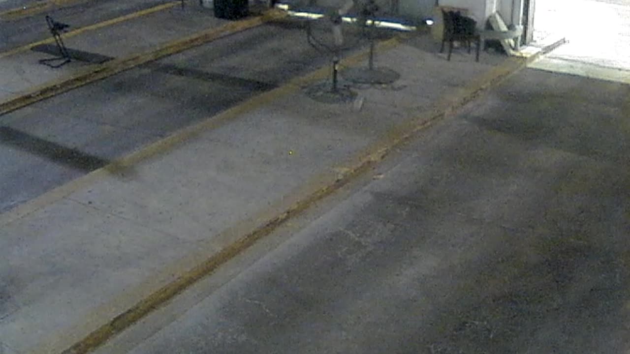 3138RHOBG3CStGarageLeftDoor_2021-01-06_23h57min16s930ms.mp4