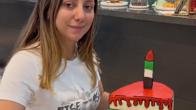 UAE National Day Cake using the latest cartoon trend. What do you think #uaenationalday51