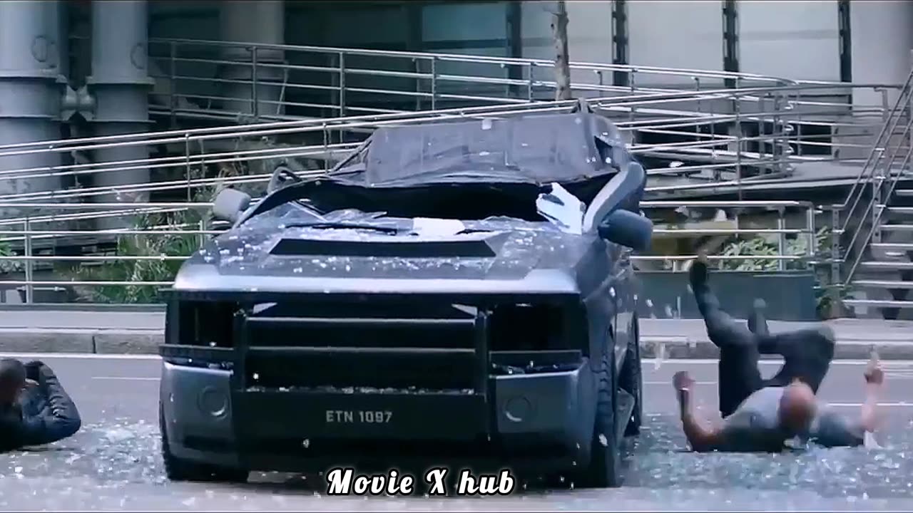 Hobbs vs shaw, fast and furious fight scene