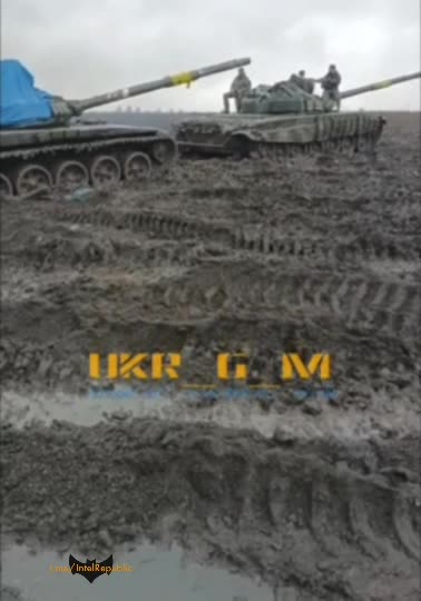 Ukraine tanks struggle to navigate mud