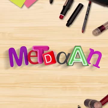 Kudos to these tourists for saving this big guy! 🐘❤️