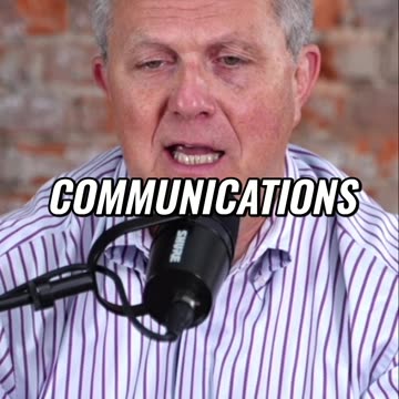 SHOCKING Incident Caught on Camera: Officer Faces a Deadly Threat!