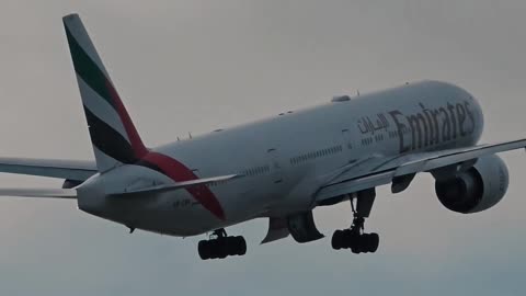 Emirates | Boeing 777-300 | Aviation Expert