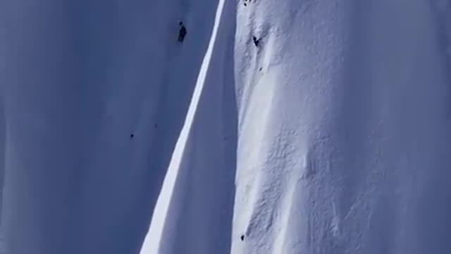 Vertical skiing triggers avalanche