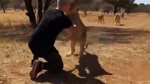 His love for animals 😍 Amazing