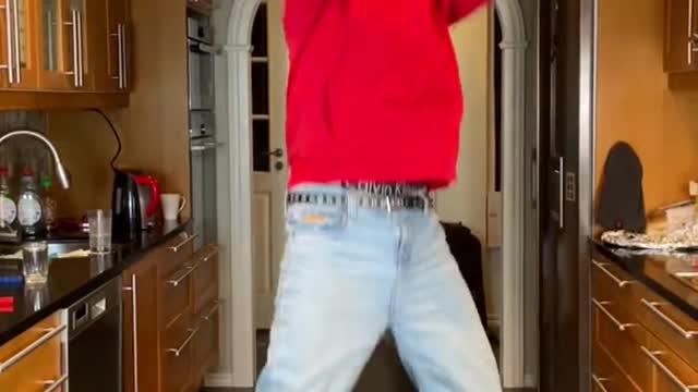 YOUTUBE OR TIKTOK? (CHOICE GAME)