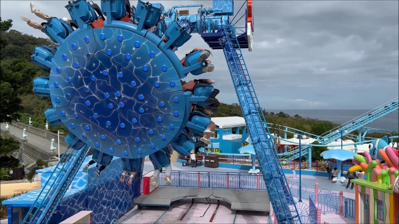 Ocean Explorer Amusement Ride