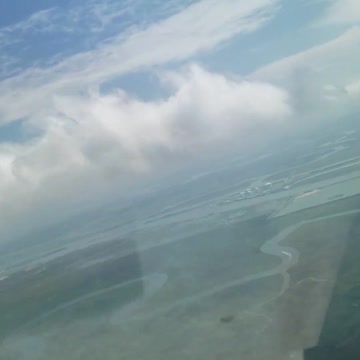 Incredible Cockpit dazzling View when plane rammed into the clouds