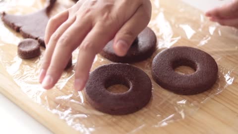 Crispy Chocolate Donut｜