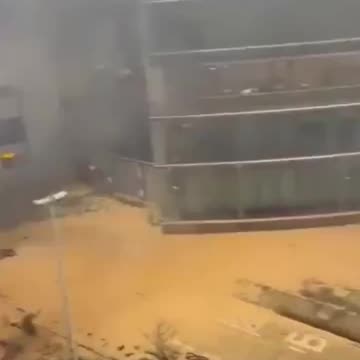 🚜🇧🇪EU headquarters in Brussels. European farmers are not joking.