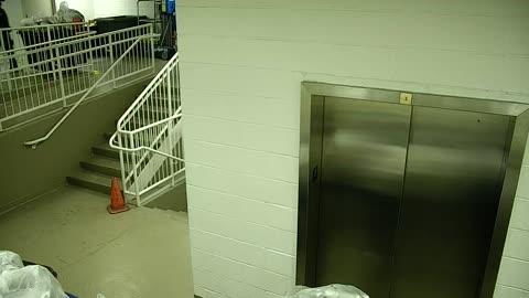 7110CVCULElevator#3Lobby_2021-01-06_21h20min01s803ms.mp4
