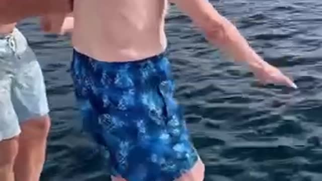 106 YEAR OLD DIVER!