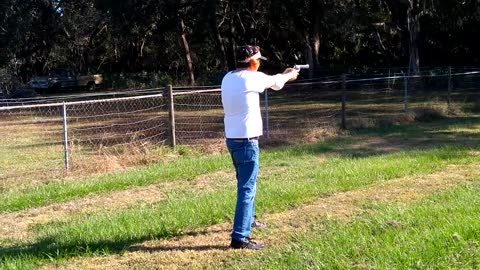 Hal Shooting a Rossi 357