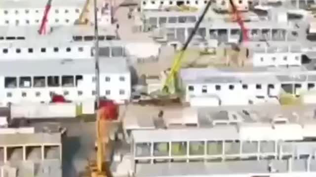 ⚫2127. 🚨 Imagine seeing this next to your local freeway as you drive by 🚨