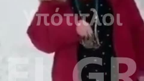 ΔΑΣΚΑΛΑ-ΤΗΝ ΕΔΙΩΞΑΝ ΕΠΕΙΔΗ ΔΕΝ ΕΜΒΟΛΙΑΣΤΗΚΕ.