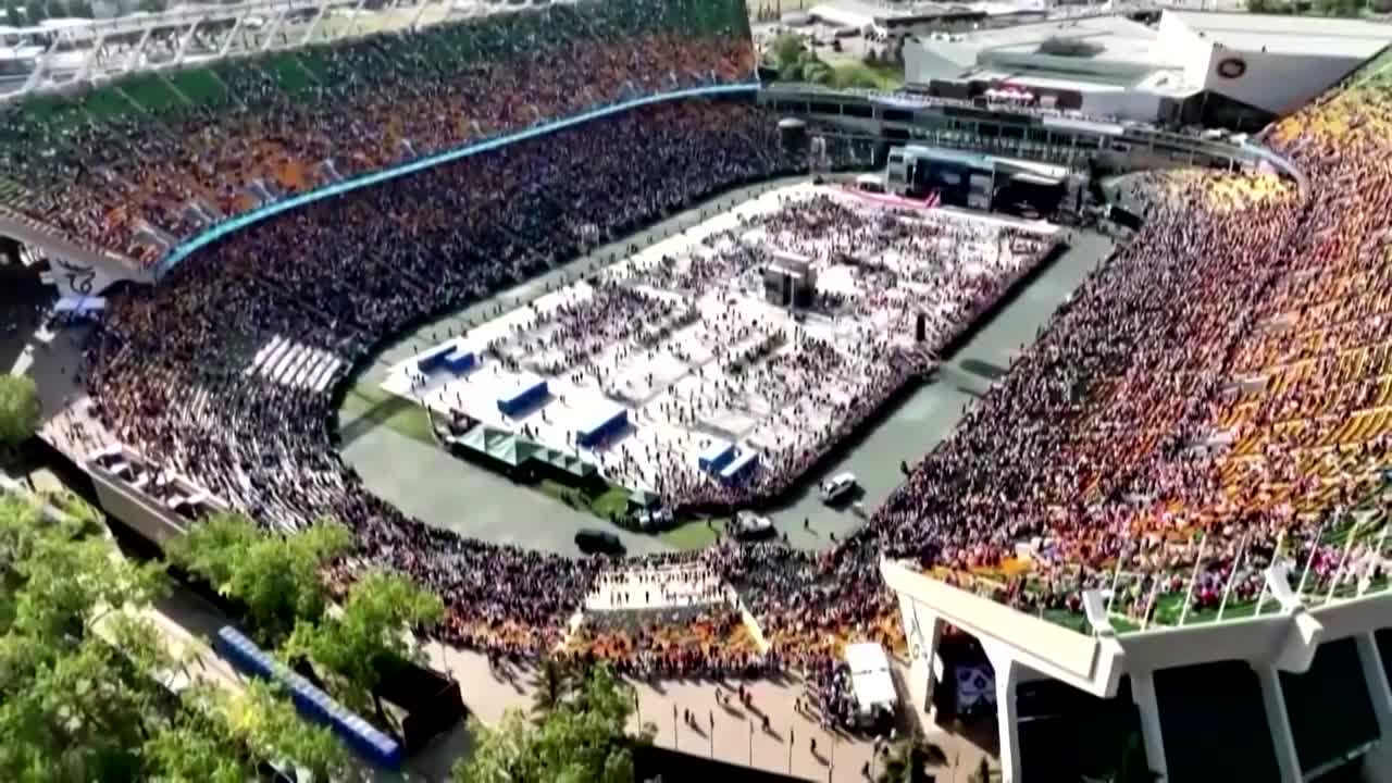 "Pope Francis celebrates Mass on Canada apology tour "