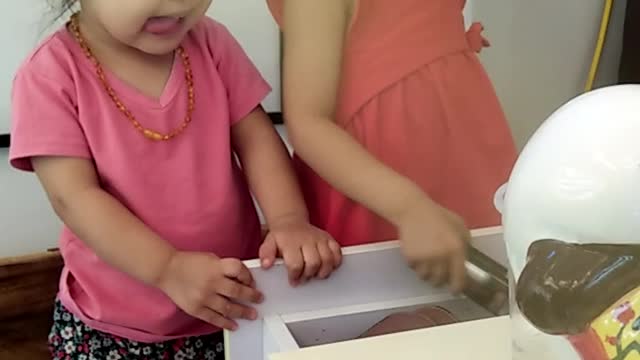 Baby lovely Find toys.