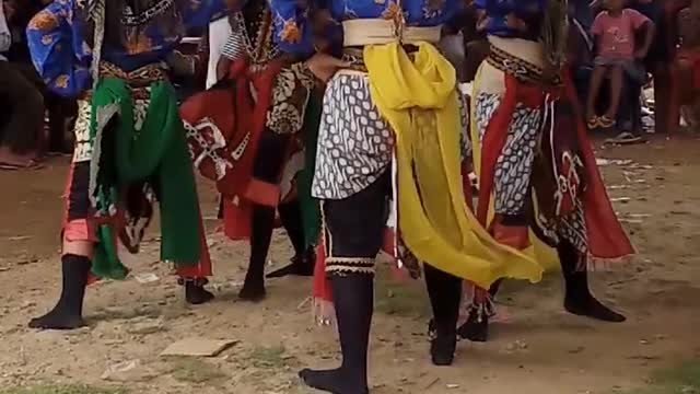 Indonesian girl dance