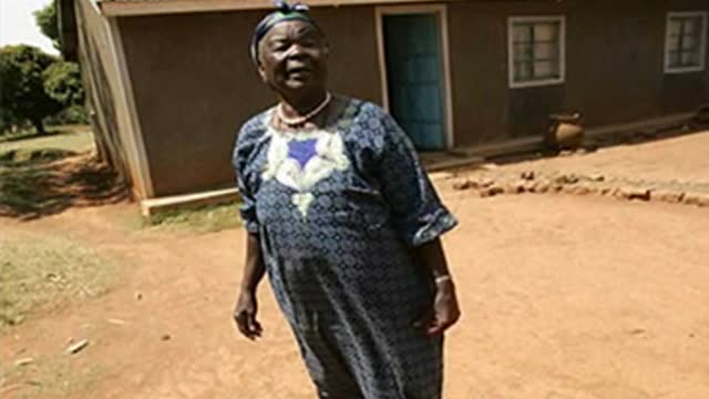 BARACK OBAMA - BORN IN KENYA - 10 minute Documentary