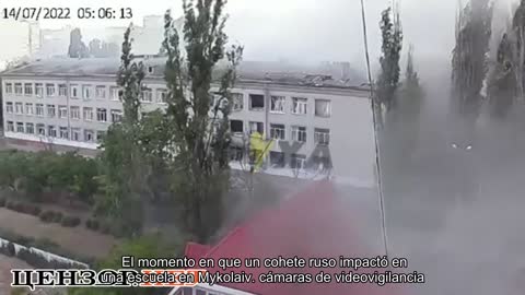 ️ The moment a Russian rocket hit a school in Mykolaiv. VIDEO surveillance cameras