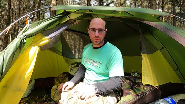 deflating the klymit sleeping pad and mini vlog in the tent in the woodland