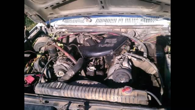 (79) 6.9L IDI V8 Turbodiesel engine Idling sound