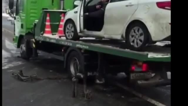 Russian Man refused to Get His car Towed