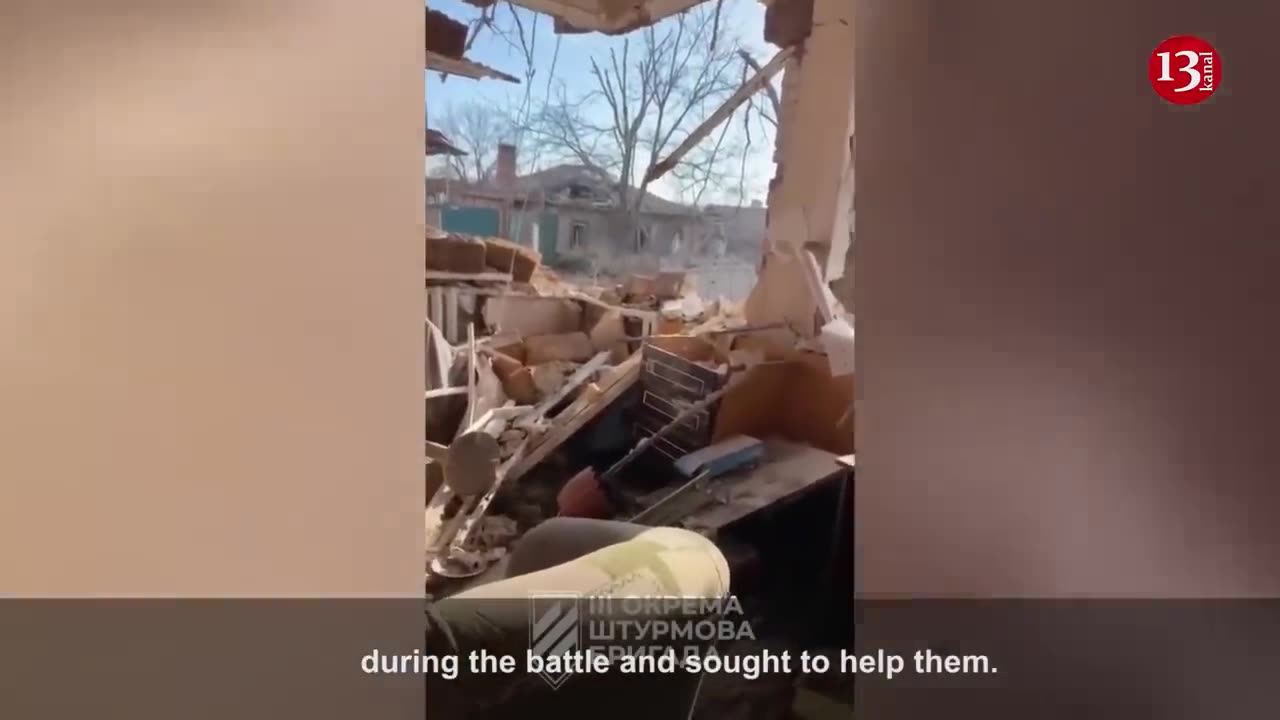 Ukrainian fighters rescue their wounded fellow solders under fire in Bakhmut