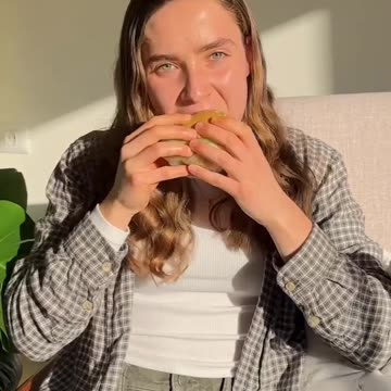 GIANT SUMMER ROLL | with creamy peanut sauce